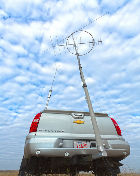 Heavy Duty mast on a hitch mount used to support an antenna array