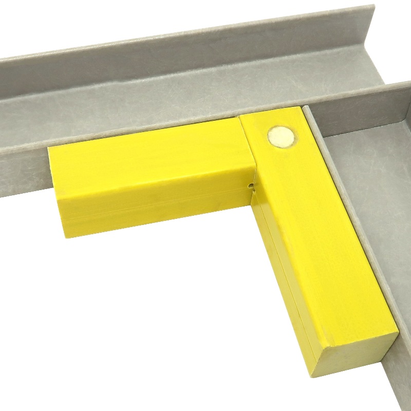 1.25 inch On-Side Square 90 Degree Angle Connector used with CHN-2916-1218-125-S 2.563 On-Side x 1.219 On-Side x 0.125 inch WALL Fiberglass Channel 800x800 - Max-Gain Systems, Inc.